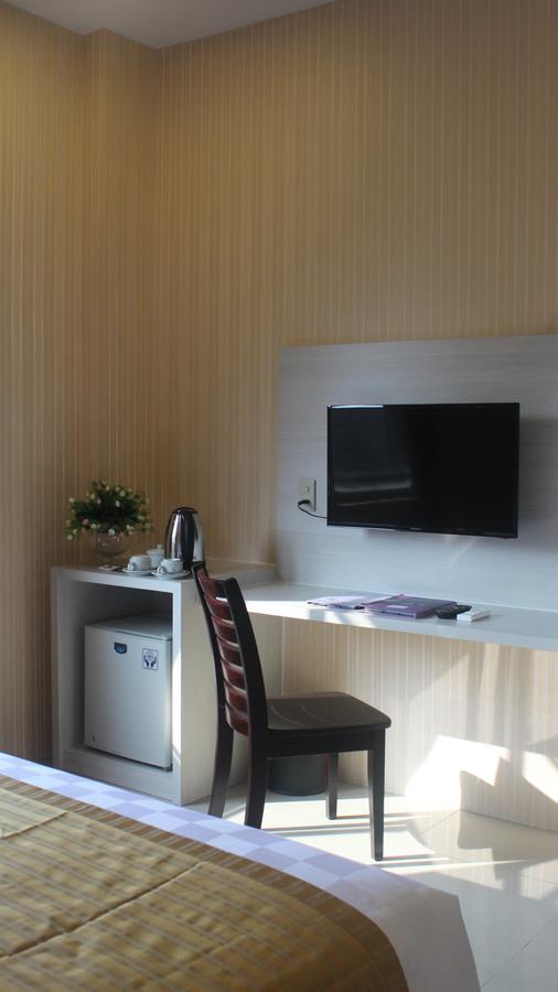 Lj Hotel Medan Eksteriør bilde